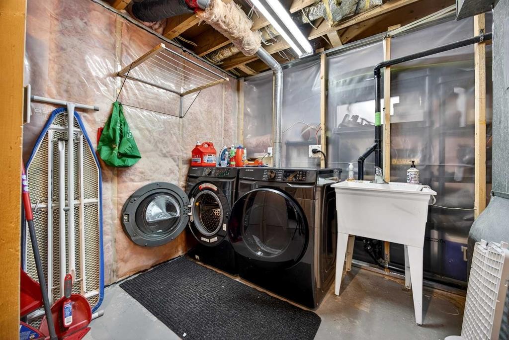 52 Dover Ridge Place Se, Calgary, AB - Indoor Photo Showing Laundry Room