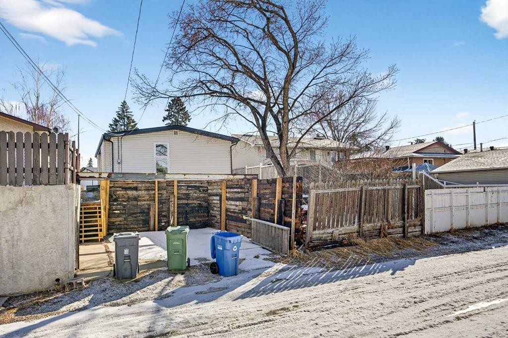 52 Dover Ridge Place Se, Calgary, AB - Outdoor