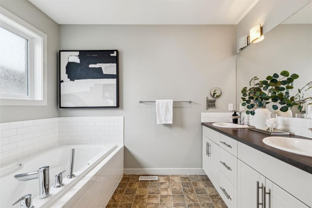 63 Copperstone Drive Se, Calgary, AB - Indoor Photo Showing Bathroom
