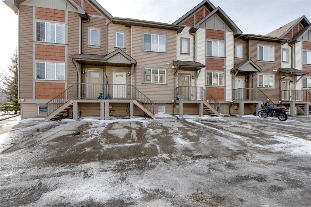 20 Copperpond Rise Se, Calgary, AB - Outdoor With Facade