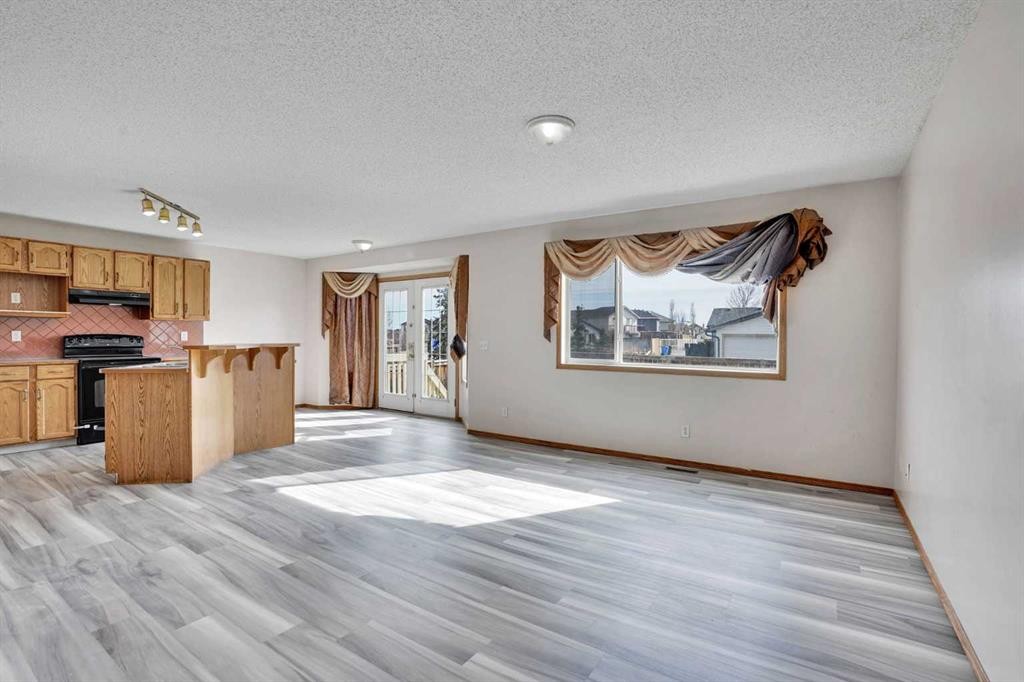 17 Taracove Crescent Ne, Calgary, AB - Indoor Photo Showing Other Room