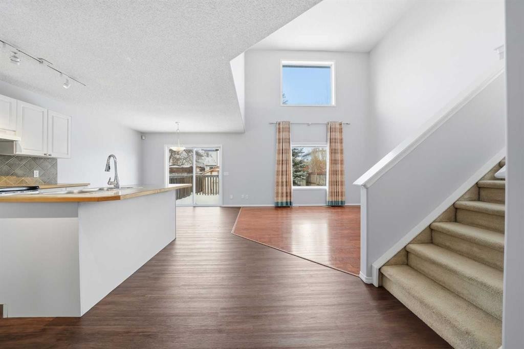 1076 Cranston Drive Se, Calgary, AB - Indoor Photo Showing Other Room