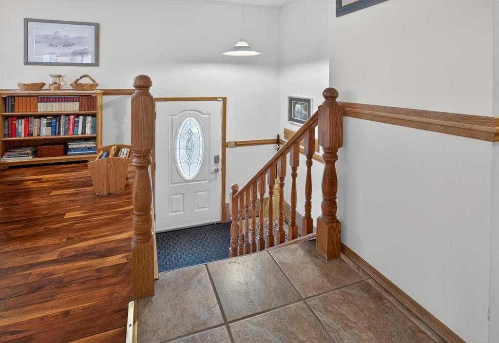 382 Ellis Crescent Se, High River, AB - Indoor Photo Showing Other Room