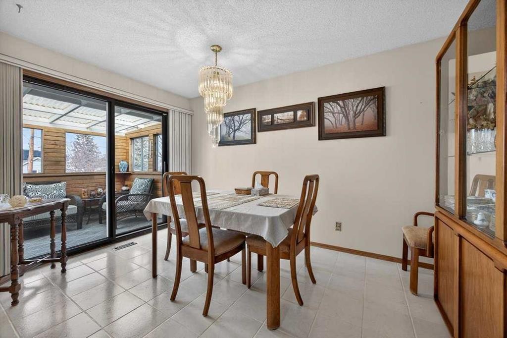 382 Ellis Crescent Se, High River, AB - Indoor Photo Showing Dining Room