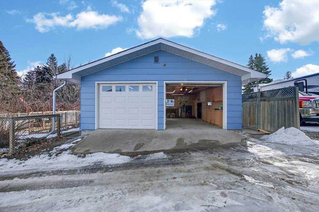 382 Ellis Crescent Se, High River, AB - Outdoor