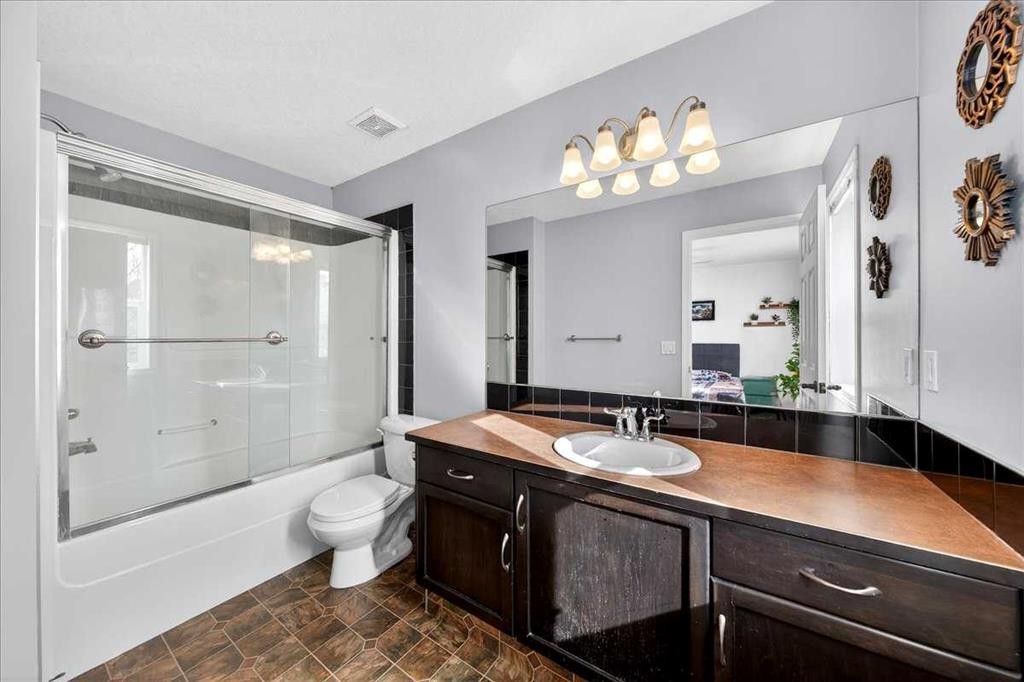 99 Copperfield Court Se, Calgary, AB - Indoor Photo Showing Bathroom