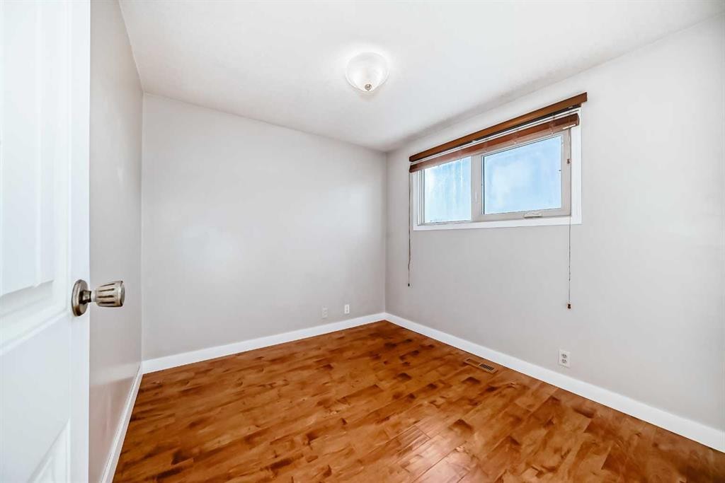 72 Whitehaven Road Ne, Calgary, AB - Indoor Photo Showing Other Room