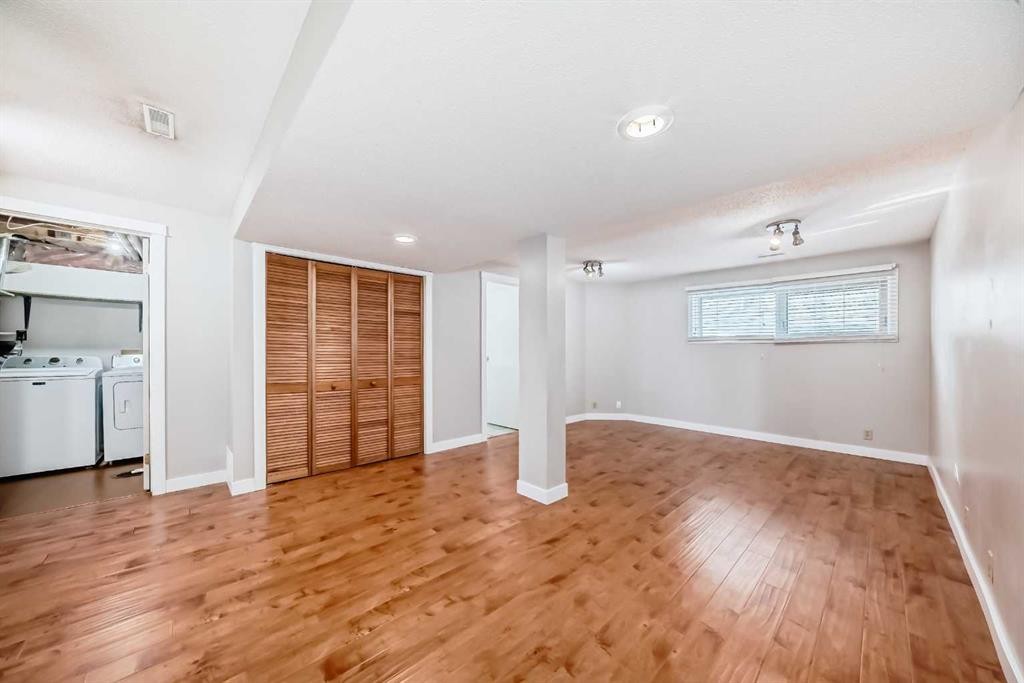 72 Whitehaven Road Ne, Calgary, AB - Indoor Photo Showing Laundry Room