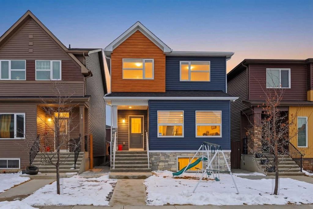 15 Corner Meadows Common Ne, Calgary, AB - Outdoor With Facade