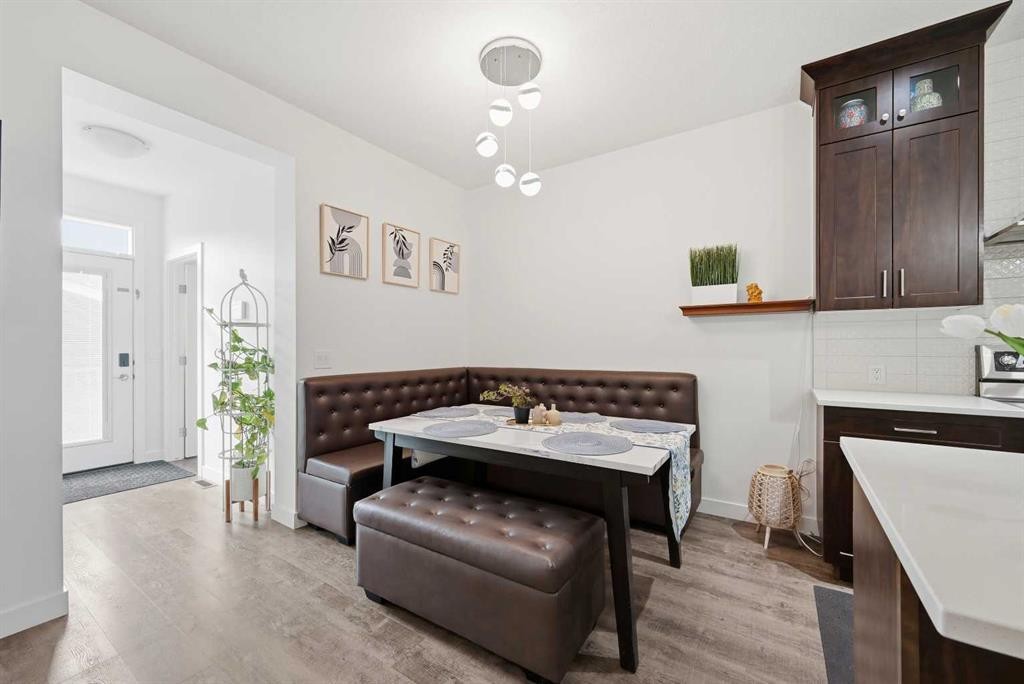 15 Corner Meadows Common Ne, Calgary, AB - Indoor Photo Showing Bedroom