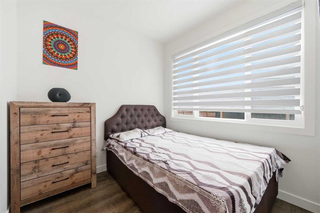 15 Corner Meadows Common Ne, Calgary, AB - Indoor Photo Showing Bedroom