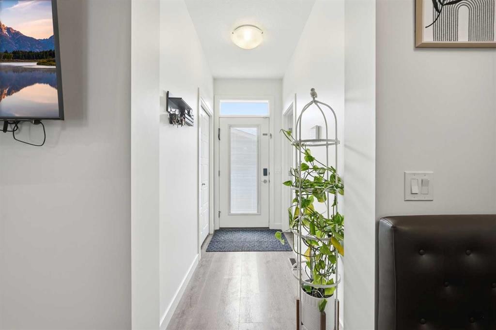 15 Corner Meadows Common Ne, Calgary, AB - Indoor Photo Showing Other Room