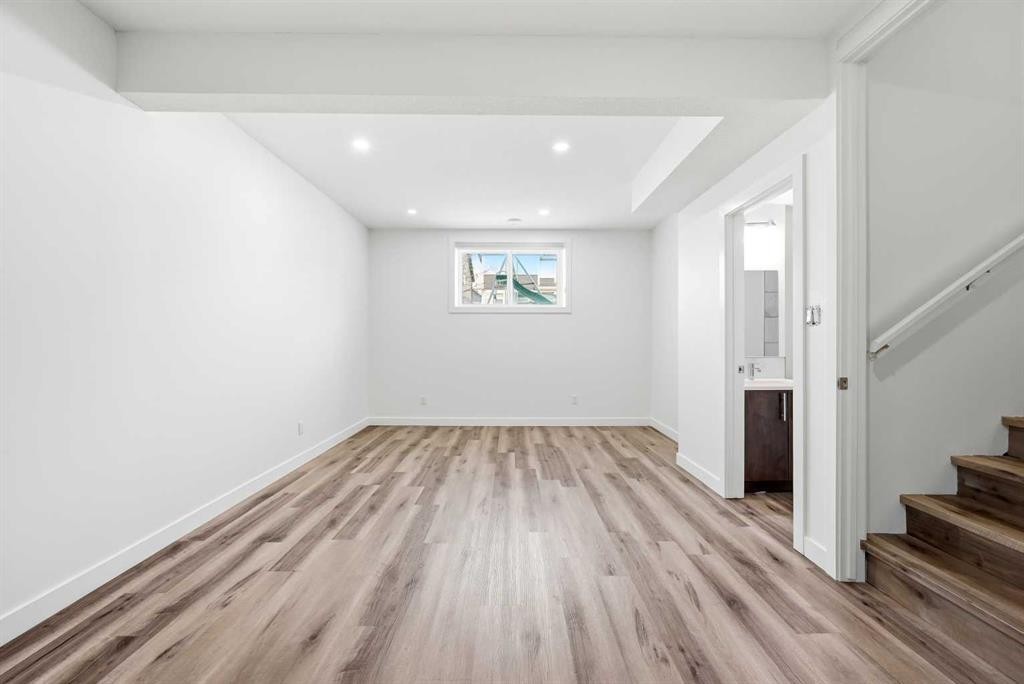 15 Corner Meadows Common Ne, Calgary, AB - Indoor Photo Showing Other Room