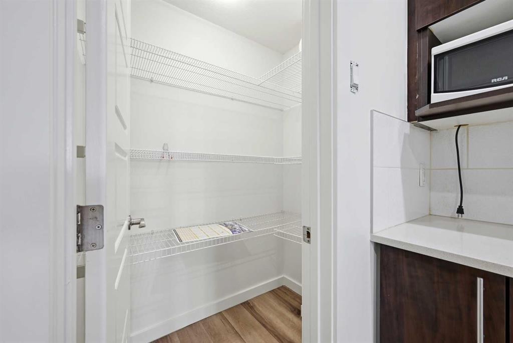 15 Corner Meadows Common Ne, Calgary, AB - Indoor With Storage