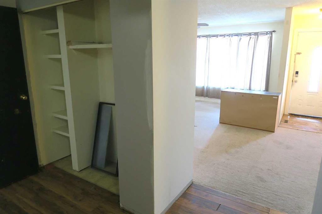 15 Ash Street, Brooks, AB - Indoor Photo Showing Other Room
