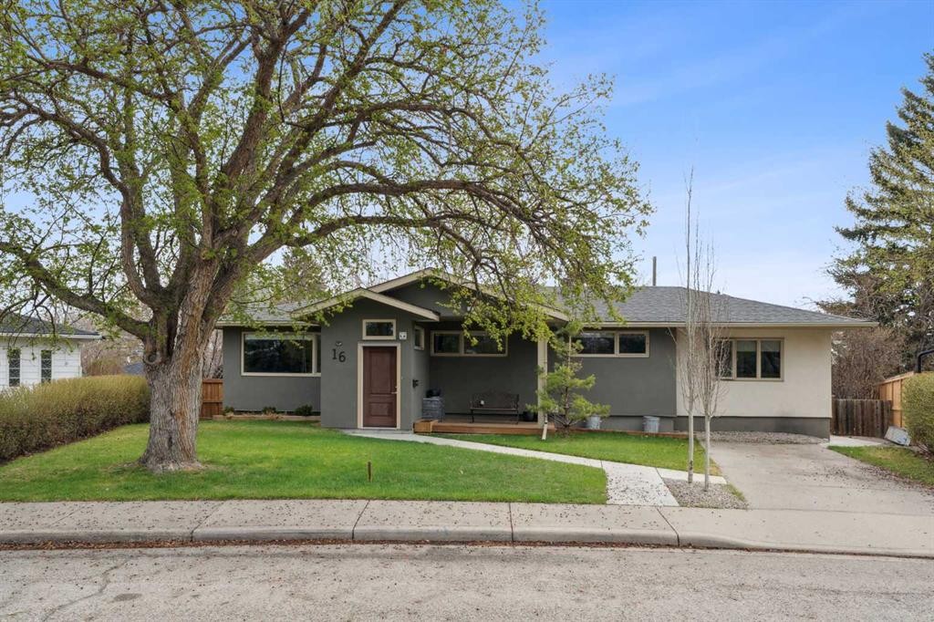 16 Meadowlark Crescent Sw, Calgary, AB - Outdoor With Facade