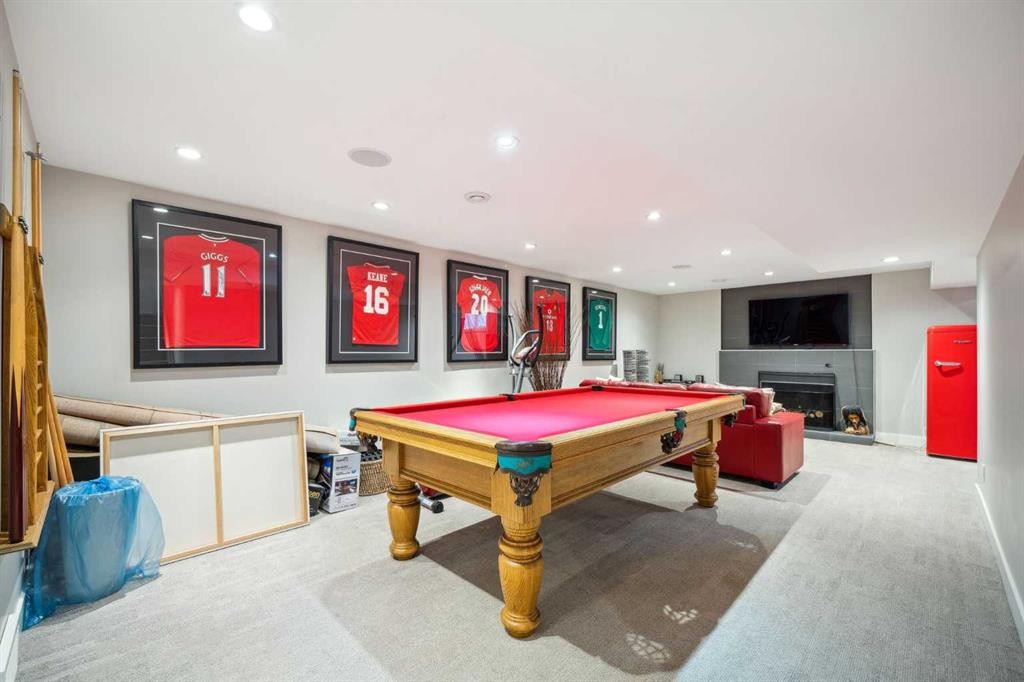 16 Meadowlark Crescent Sw, Calgary, AB - Indoor Photo Showing Other Room