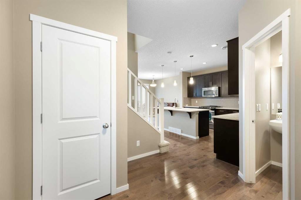 98 Nolanfield Road Nw, Calgary, AB - Indoor