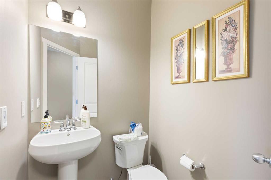 98 Nolanfield Road Nw, Calgary, AB - Indoor Photo Showing Bathroom