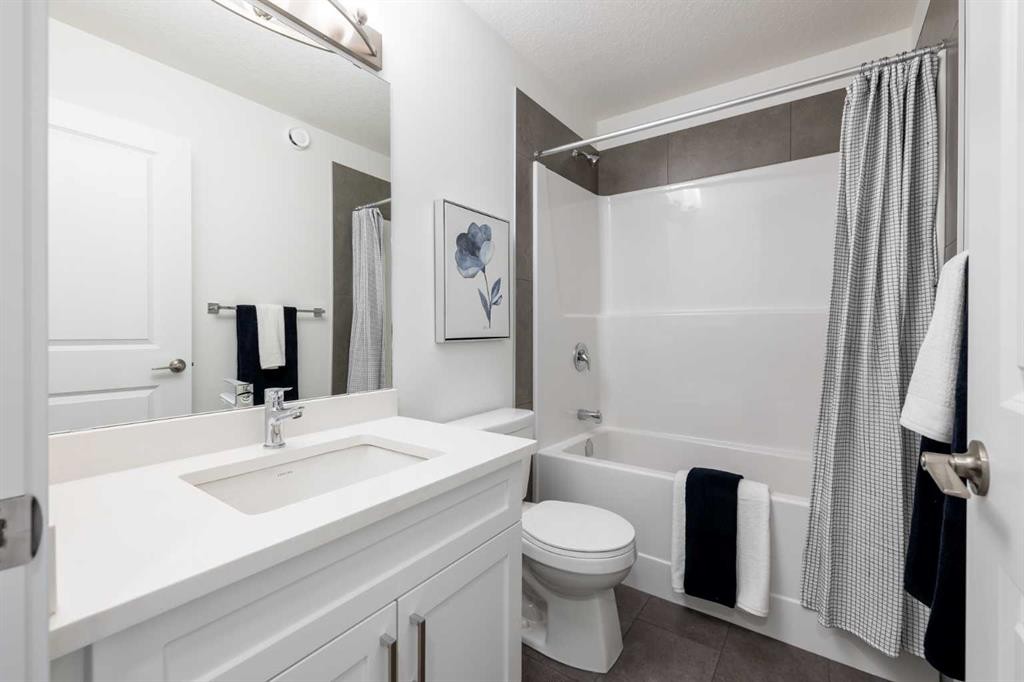 44 Heritage Manor, Cochrane, AB - Indoor Photo Showing Bathroom
