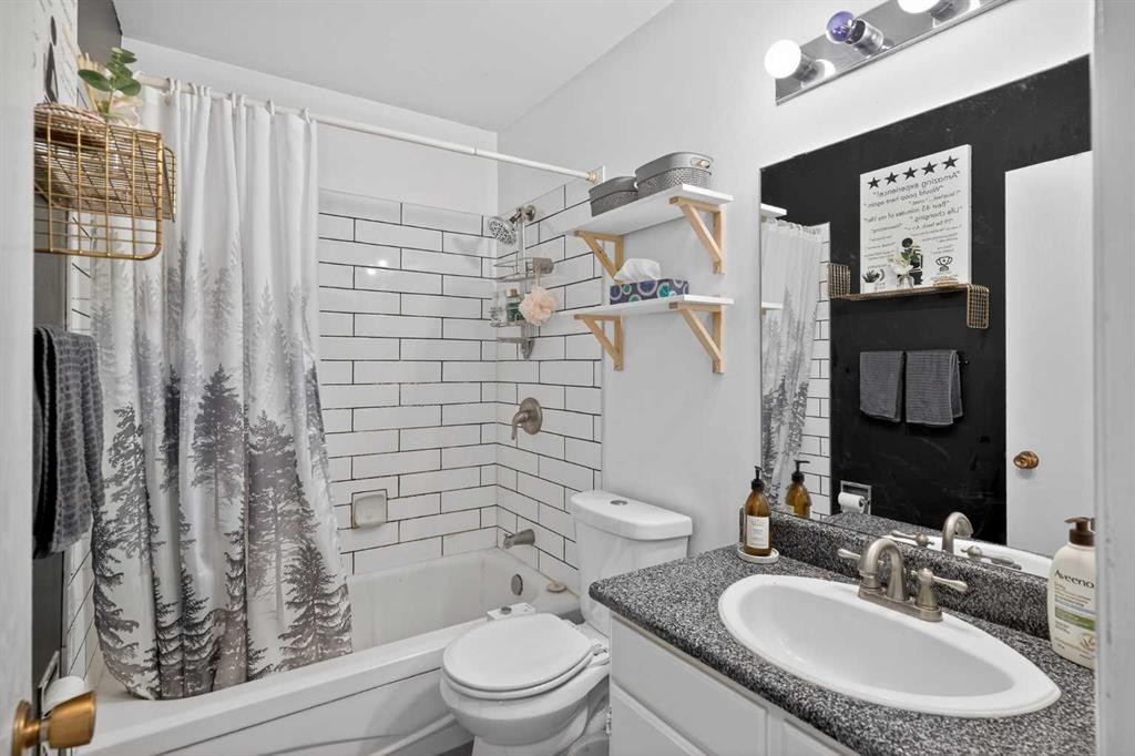 28-6503 Ranchview Drive Nw, Calgary, AB - Indoor Photo Showing Bathroom