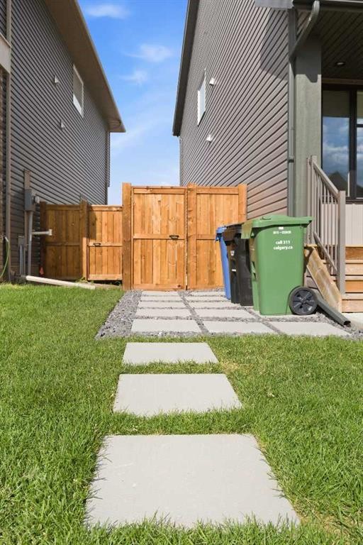 24 Seton Grove Se, Calgary, AB - Outdoor