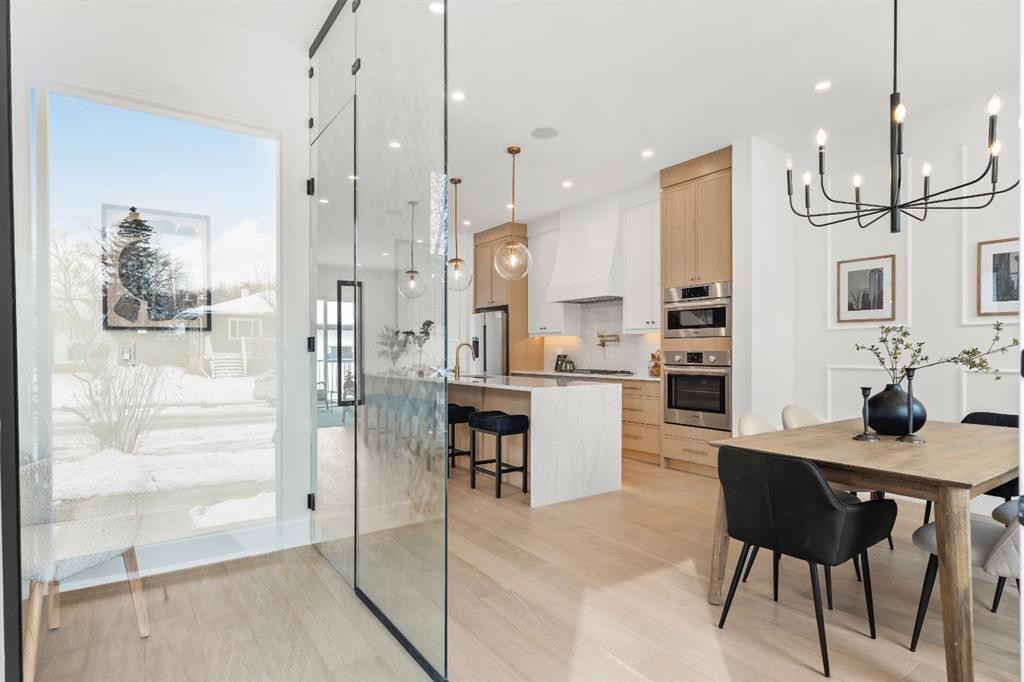 456 22 Avenue Nw, Calgary, AB - Indoor Photo Showing Other Room