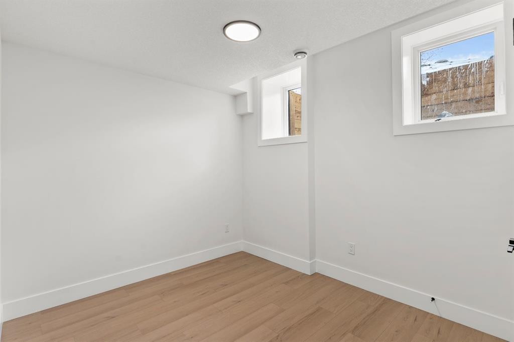 456 22 Avenue Nw, Calgary, AB - Indoor Photo Showing Other Room