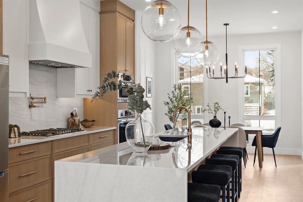 456 22 Avenue Nw, Calgary, AB - Indoor Photo Showing Other Room