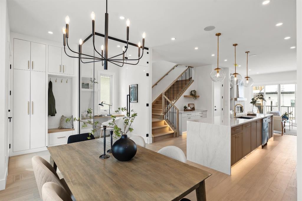 456 22 Avenue Nw, Calgary, AB - Indoor