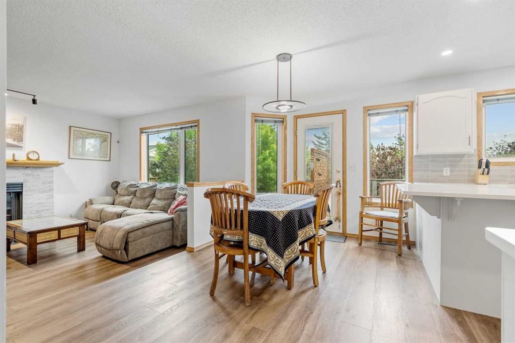 39 Arbour Wood Close Nw, Calgary, AB - Indoor With Fireplace