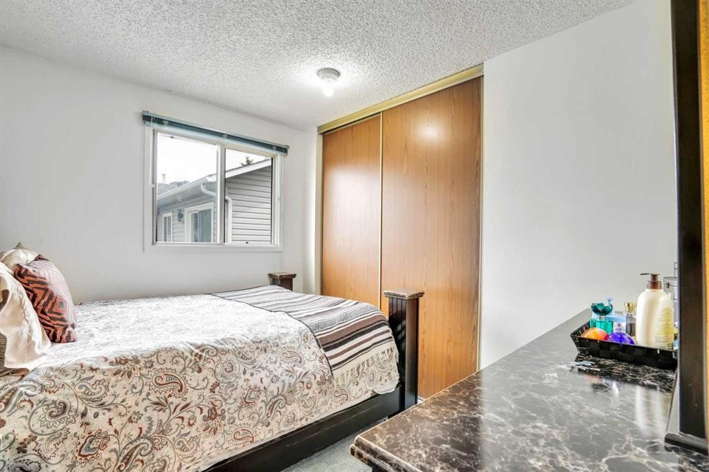 43 Falshire Close Ne, Calgary, AB - Indoor Photo Showing Bedroom