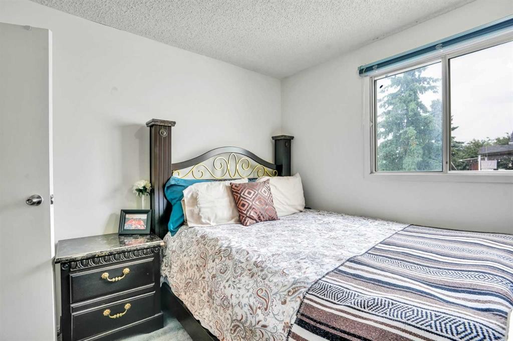 43 Falshire Close Ne, Calgary, AB - Indoor Photo Showing Bedroom