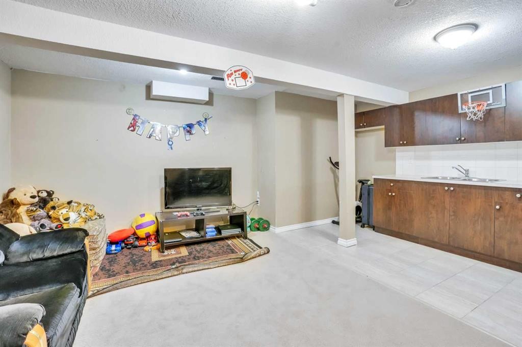 43 Falshire Close Ne, Calgary, AB - Indoor
