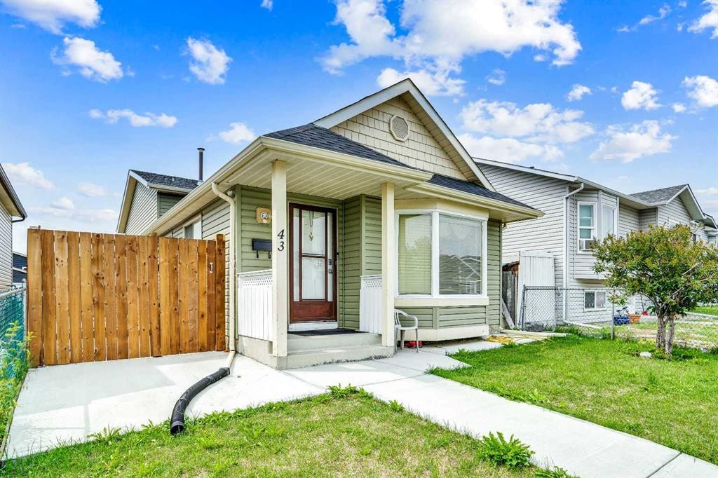 43 Falshire Close Ne, Calgary, AB - Outdoor