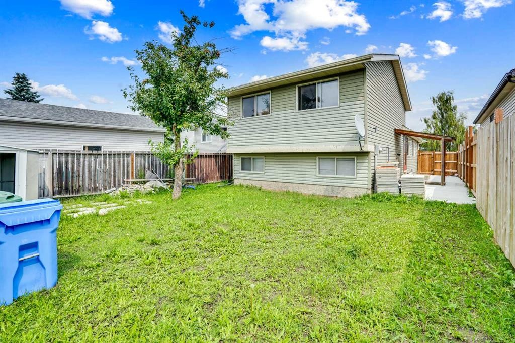 43 Falshire Close Ne, Calgary, AB - Outdoor