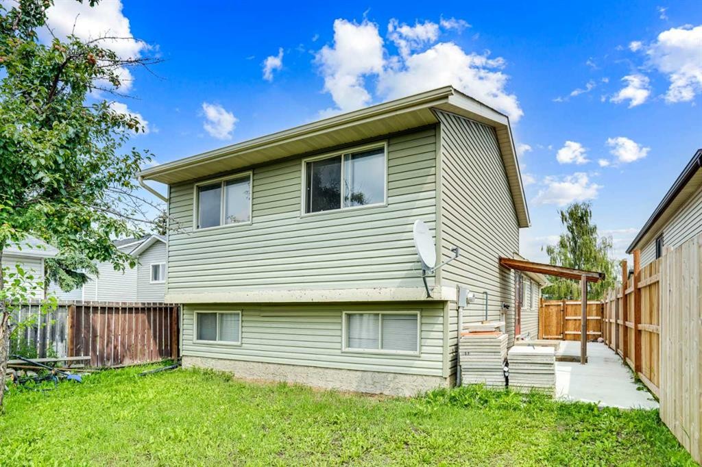 43 Falshire Close Ne, Calgary, AB - Outdoor