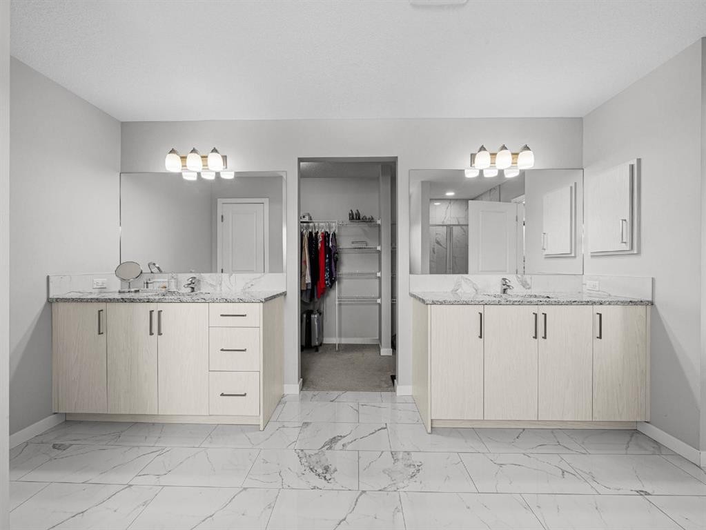 44 Masters Terrace Se, Calgary, AB - Indoor Photo Showing Bathroom