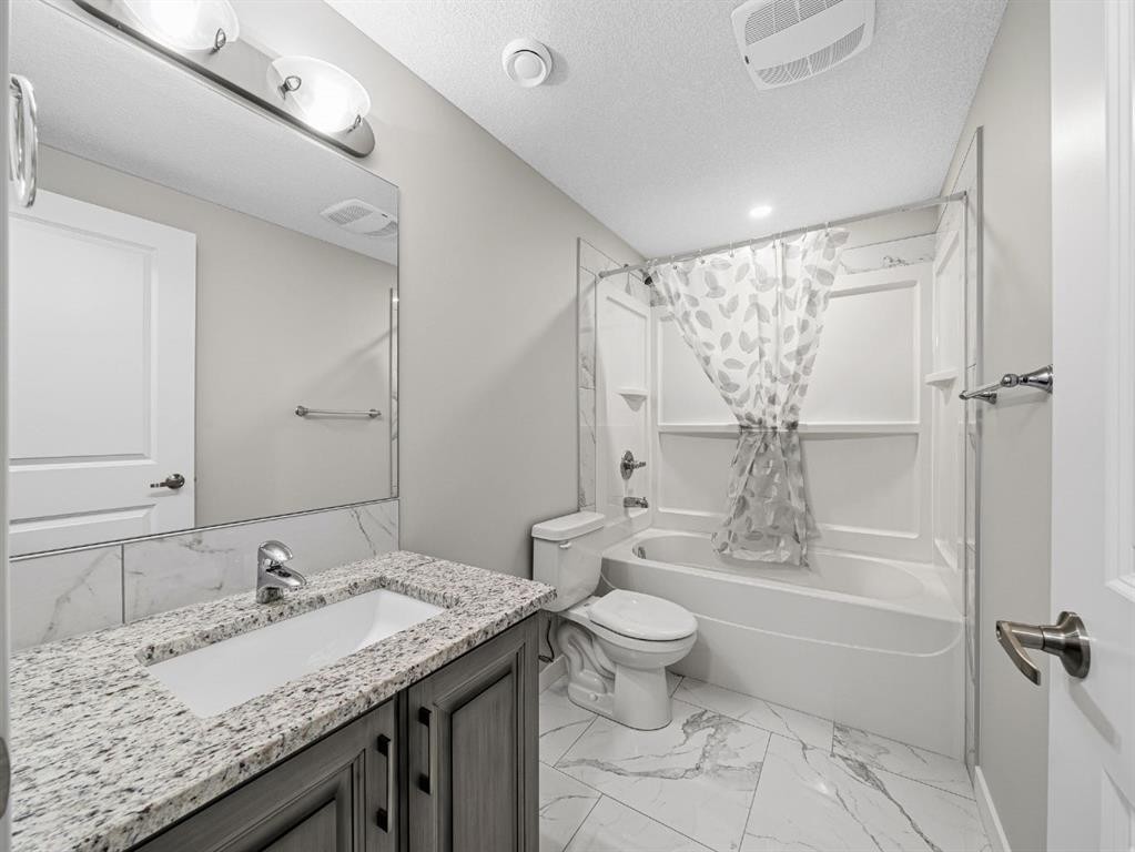 44 Masters Terrace Se, Calgary, AB - Indoor Photo Showing Bathroom