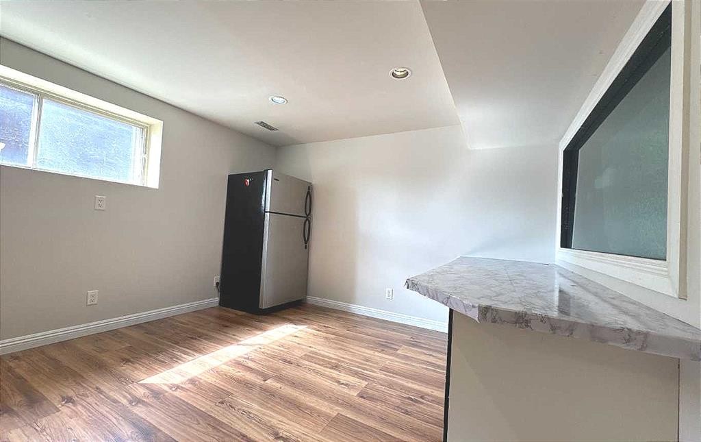 2715 41A Avenue Se, Calgary, AB - Indoor