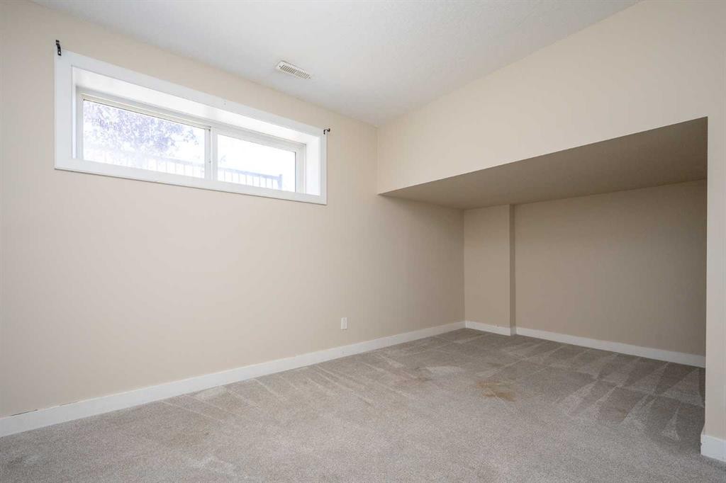 203 Copperstone Park Se, Calgary, AB - Indoor Photo Showing Other Room