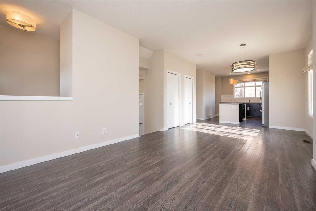 203 Copperstone Park Se, Calgary, AB - Indoor