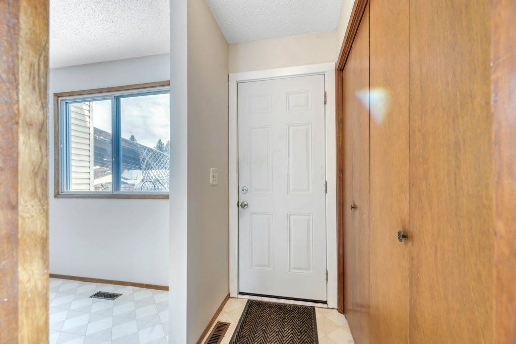 56 Cedarwood Hill Sw, Calgary, AB - Indoor Photo Showing Other Room