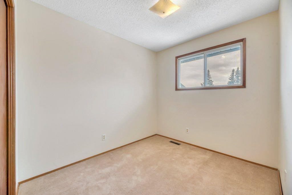 56 Cedarwood Hill Sw, Calgary, AB - Indoor Photo Showing Other Room