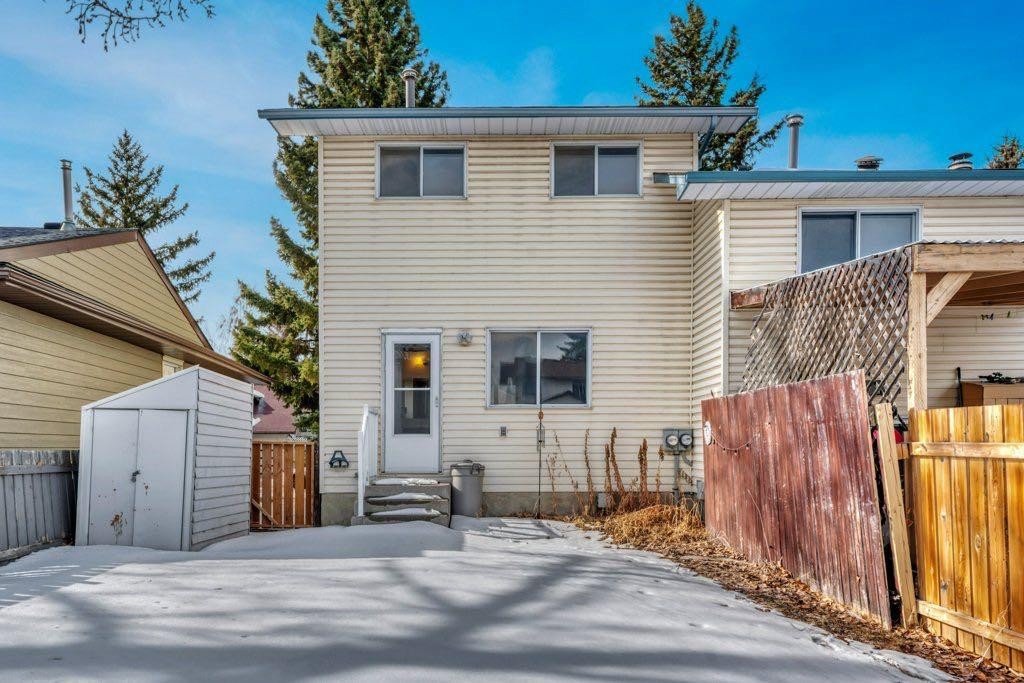 56 Cedarwood Hill Sw, Calgary, AB - Outdoor With Exterior