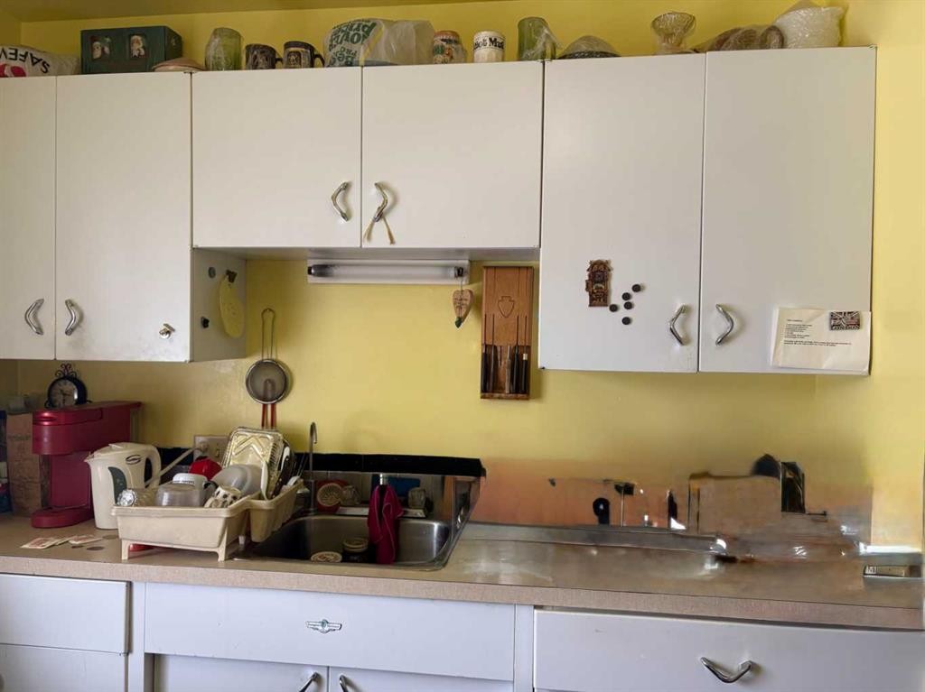 3111 Richmond Road Sw, Calgary, AB - Indoor Photo Showing Kitchen