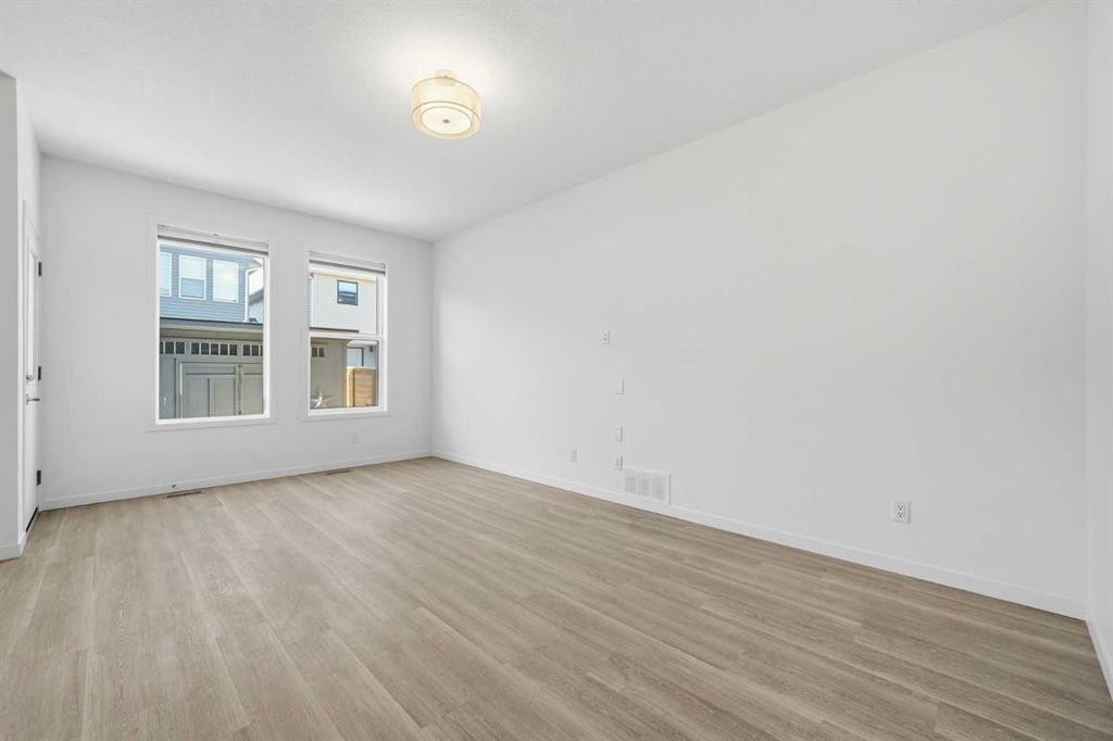 324 Copperhead Way Se, Calgary, AB