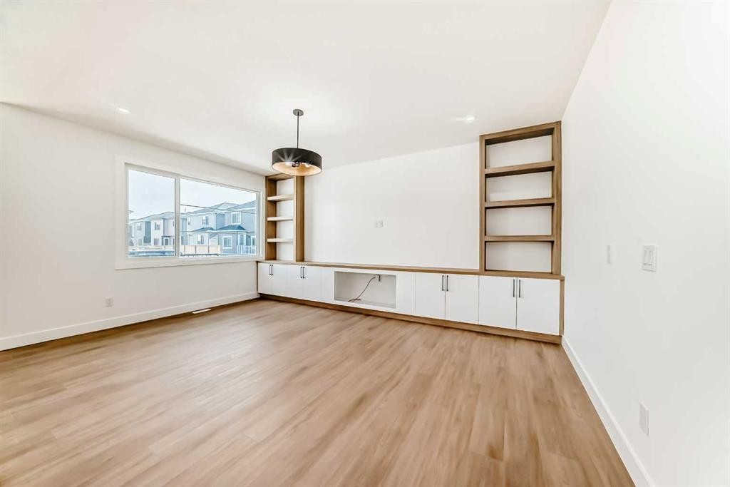 28 Saddlecrest Manor Ne, Calgary, AB - Indoor Photo Showing Other Room