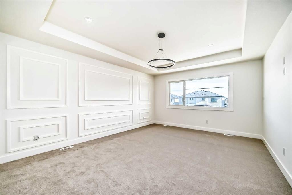 28 Saddlecrest Manor Ne, Calgary, AB - Indoor Photo Showing Other Room