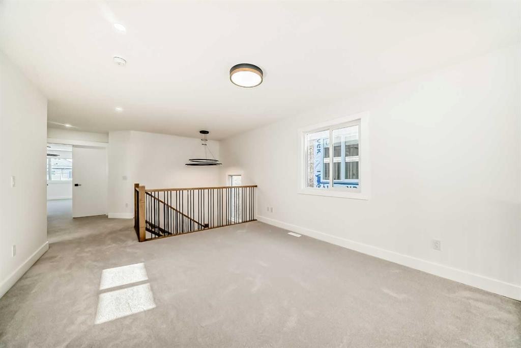 28 Saddlecrest Manor Ne, Calgary, AB - Indoor Photo Showing Other Room